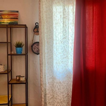 Mama Apt & Parking Larissa Bagian luar foto