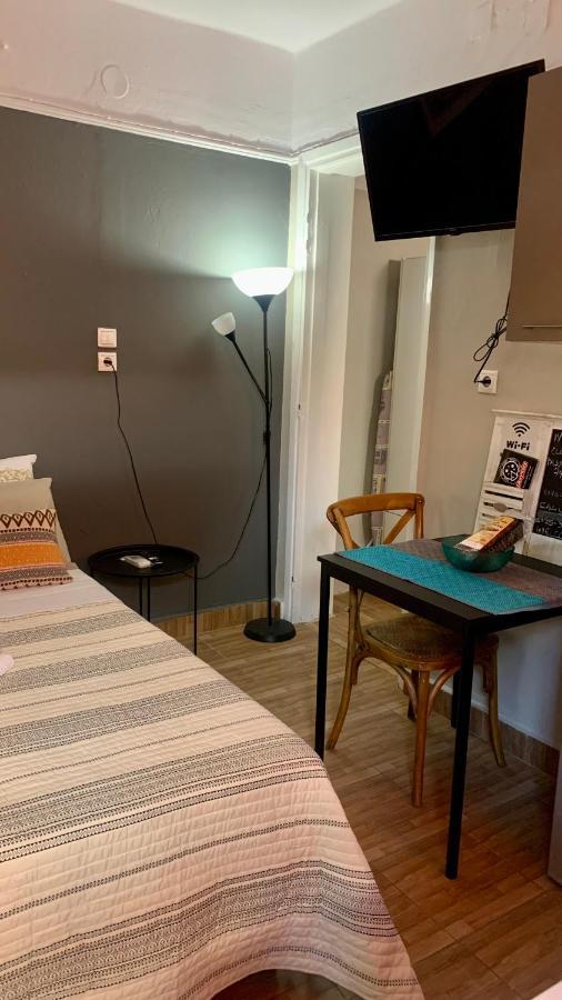 Mama Apt & Parking Larissa Bagian luar foto